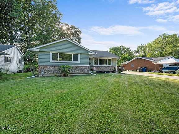 3rd image of 6023 W Benalex Dr