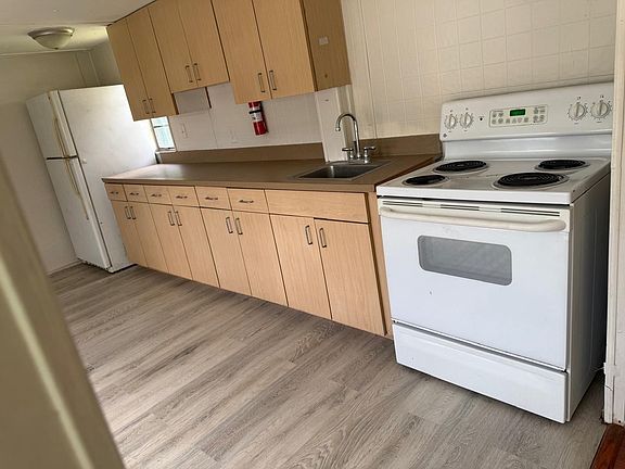 2nd image of 1471 33rd St #A