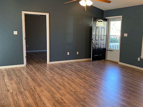 2nd image of 100 Vista Hill Dr