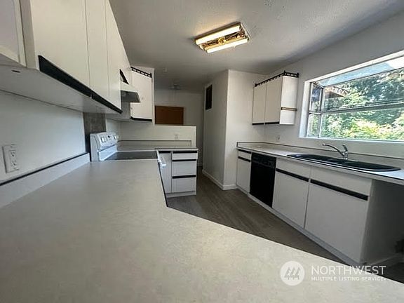 3rd image of 21717 130th Street NE