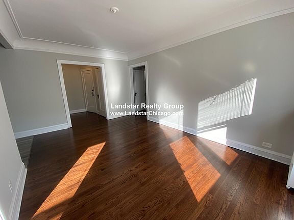 3rd image of 6514 N Glenwood Ave #1