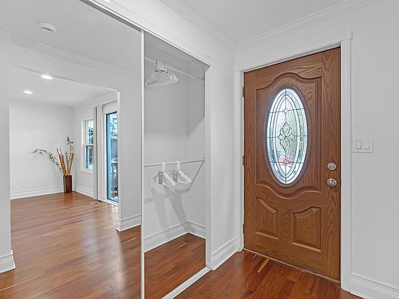 2nd image of 1407 W Fuller St