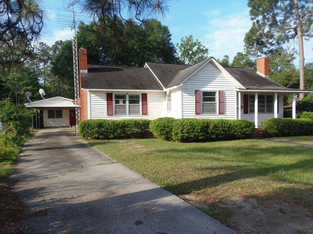 1st image of 405 Williamsburg Dr