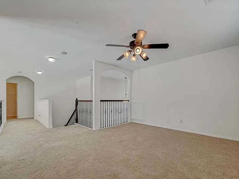 11 Sagamore Ridge Pl — Photo 32