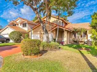 18136 NW 61st Pl, Hialeah, FL 33015