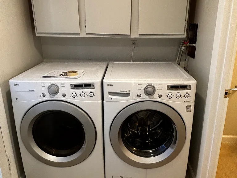 Laundry - Washing Machine and Dryer Stay(!)