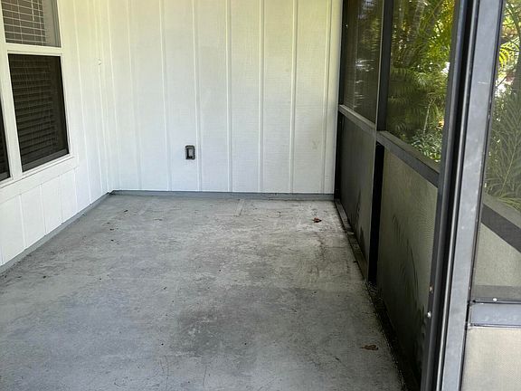 2nd image of 9033 SE Hobe Ridge Ave