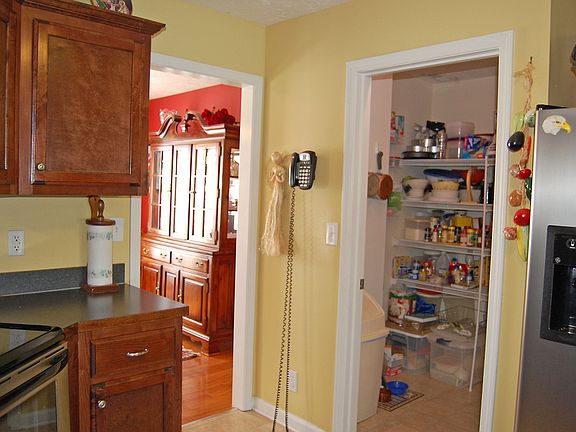 5th image of 316 Greenspoint Ct