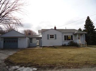 1041 Mambrino Rd, Oregon, OH 43616