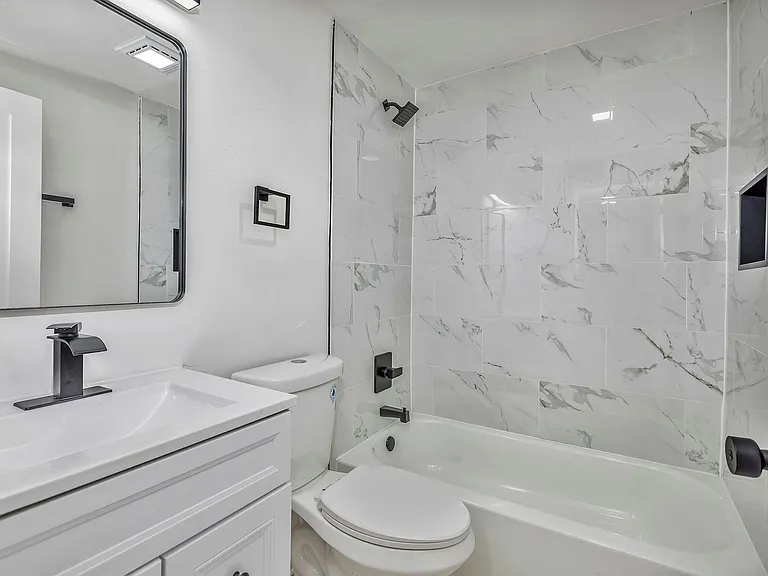 2535 Lysle Ln #2B — Photo 9