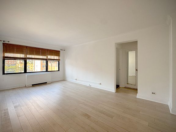 3rd image of 120 E 90th St APT 11B