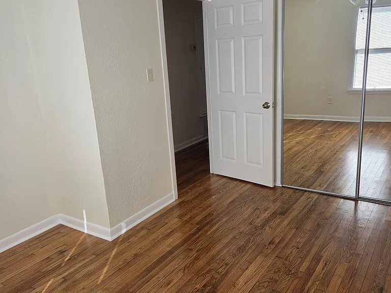 2030 Harriett Dr — Photo 5