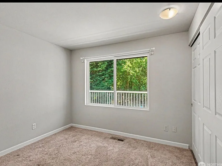 9905 NE 124th St — Photo 23