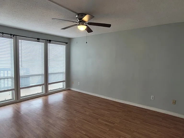 3402 Ocean Dr #33-1 — Photo 15