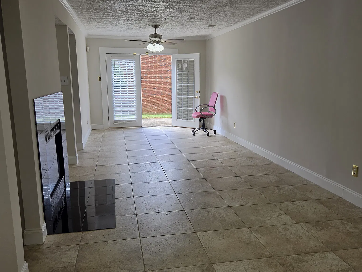 3 bed, 2.5 bath, 1538 sqft, $1,900 — Photo 1
