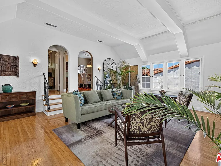 1221 Edris Dr — Photo 9