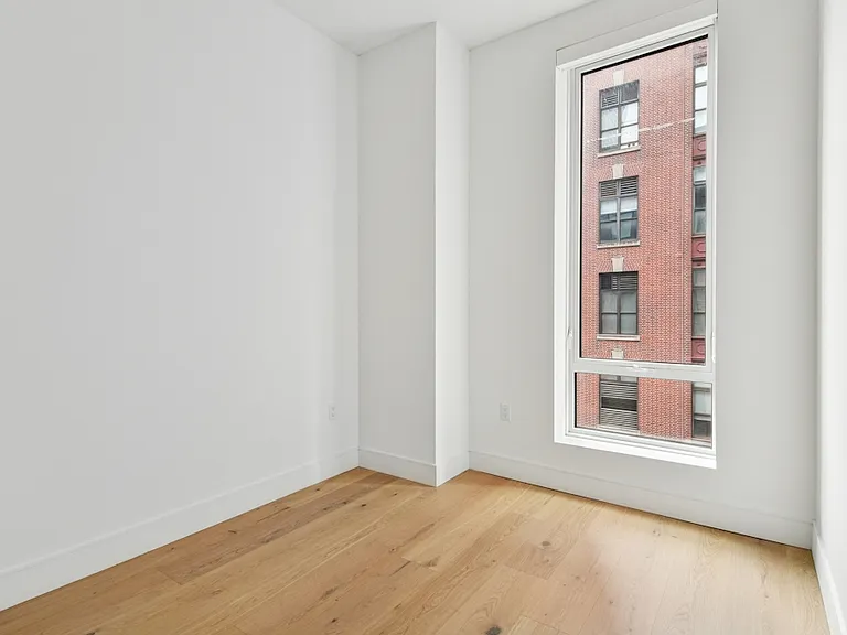 312 W 43rd St #4J — Photo 9