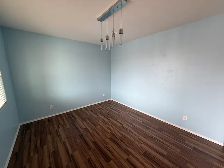 6906 S 78th Dr — Photo 5