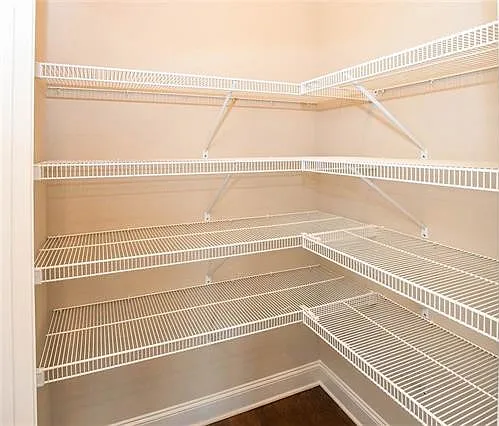 4 bed, 2139 sqft, $1,995 — Photo 4