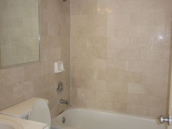 4th image of 1334 Washington Ave APT 307