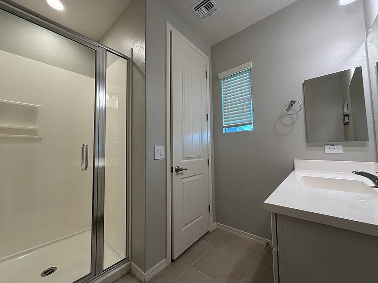 4138 E Jones St — Photo 14