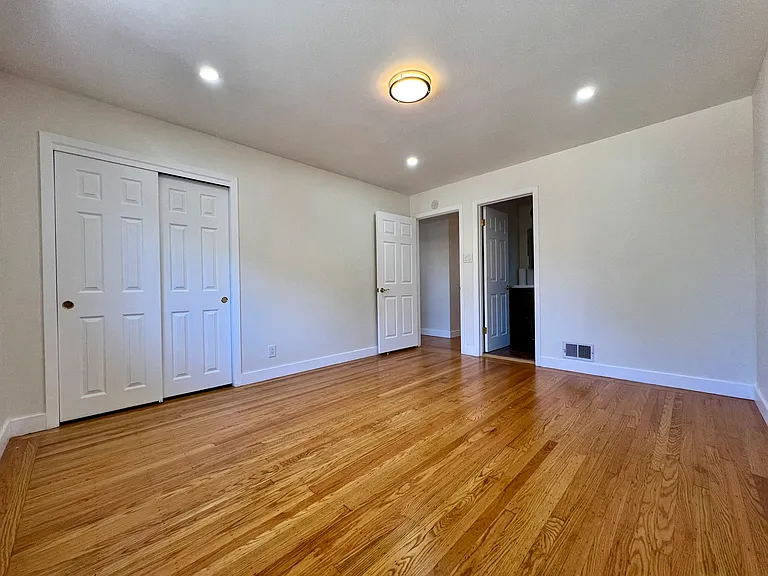 2490 Lexington Way — Photo 10