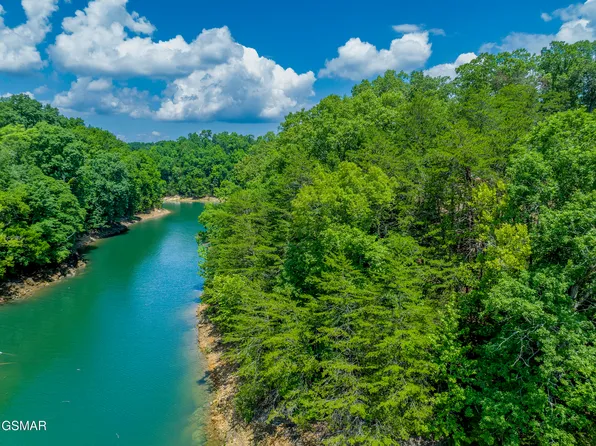407 Jack Potts Dr, Dandridge, TN 37725