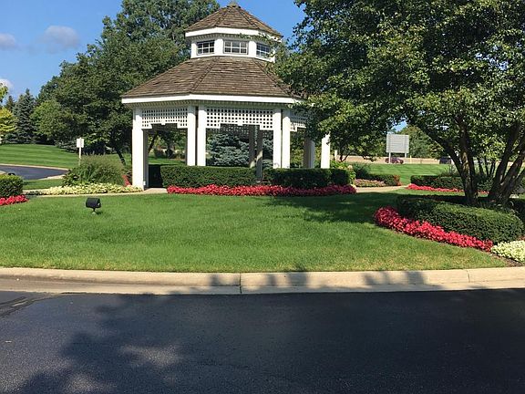 2nd image of 44645 Marigold Dr
