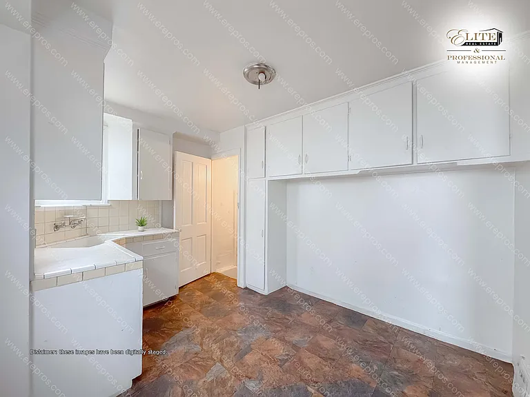 18759 Grandville Ave — Photo 9