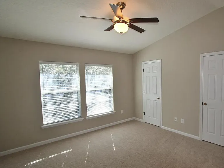 6188 High Tide Blvd — Photo 14
