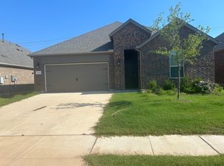 10524 Fountain Gate St, Aubrey, TX 76227