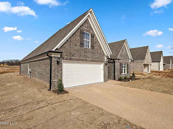 3rd image of 2132 Dela Dr