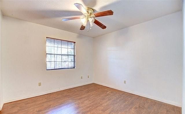 1st image of 445 Villa Woods Dr