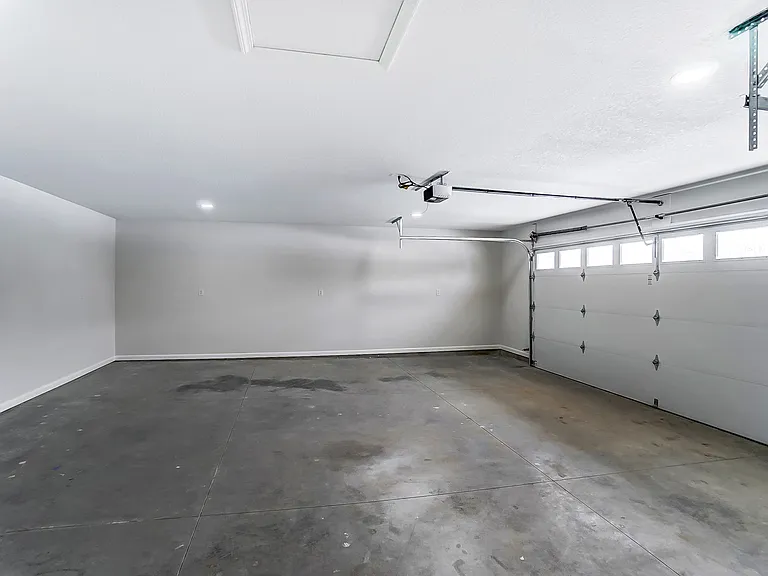 1432 W Elm St — Photo 19