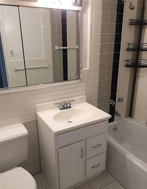 1 bed, 1.0 bath, 600 sqft, $1,573 — Photo 1