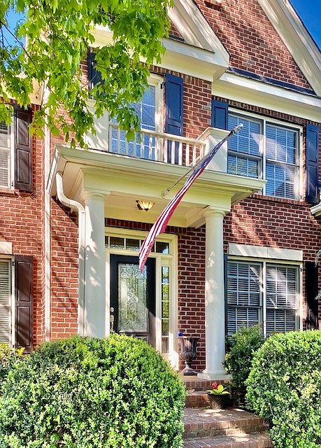 1st image of 658 Pebble Springs Dr