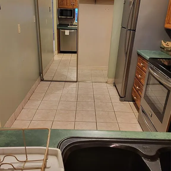 75 Riverside Dr E #1707 — Photo 8