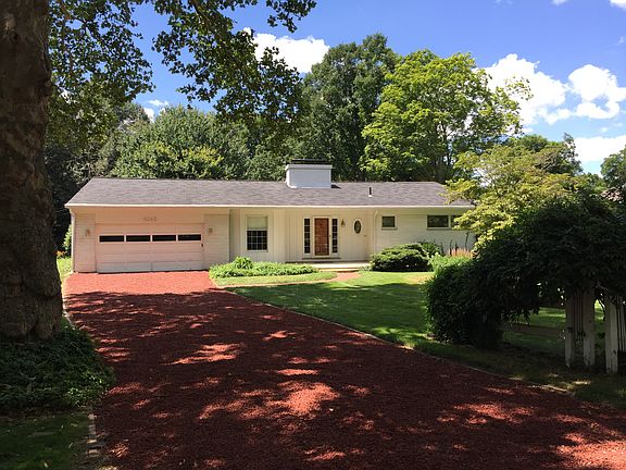 3rd image of 4143 Edgehill Dr