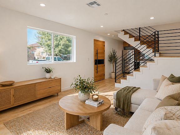 2nd image of 16012 Cantlay St