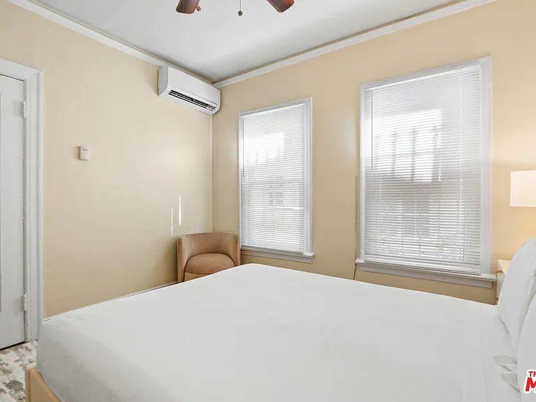 442 N Orange Grove Ave — Photo 7