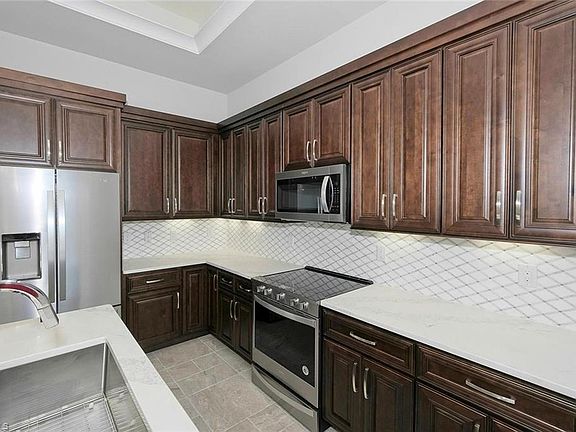 2nd image of 1828 SW 46th Ter
