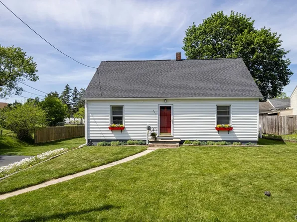207 E Roswell Ave, Nedrow, NY 13120