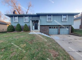 1415 W Ferrel Dr, Olathe, KS 66061