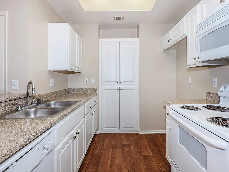Wood Canyon Villas — Photo 26