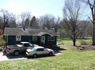 92 E Martha Ln, Franklin, NC 28734