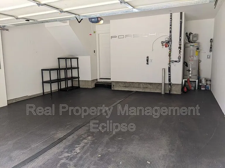1320 Chelsea Walk NE — Photo 17