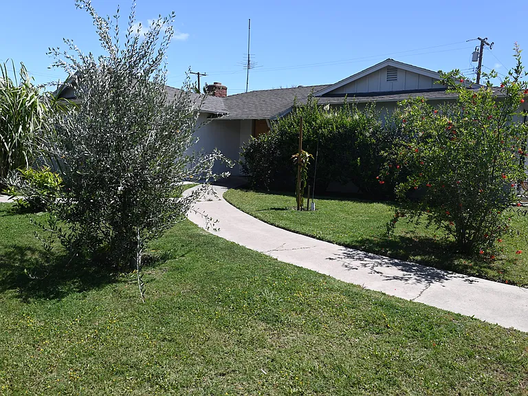 9392 Westminster Blvd — Photo 17