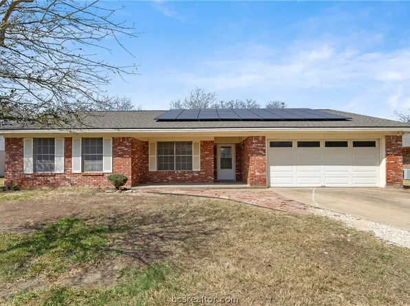 1211 King Arthur Cir, College Station, TX 77840