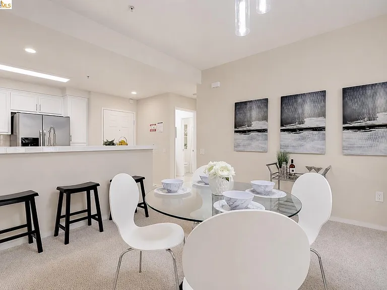 200 Caldecott Ln #108 — Photo 11