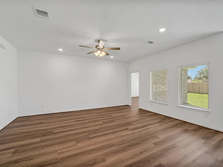 13614 Pine Dr — Photo 4